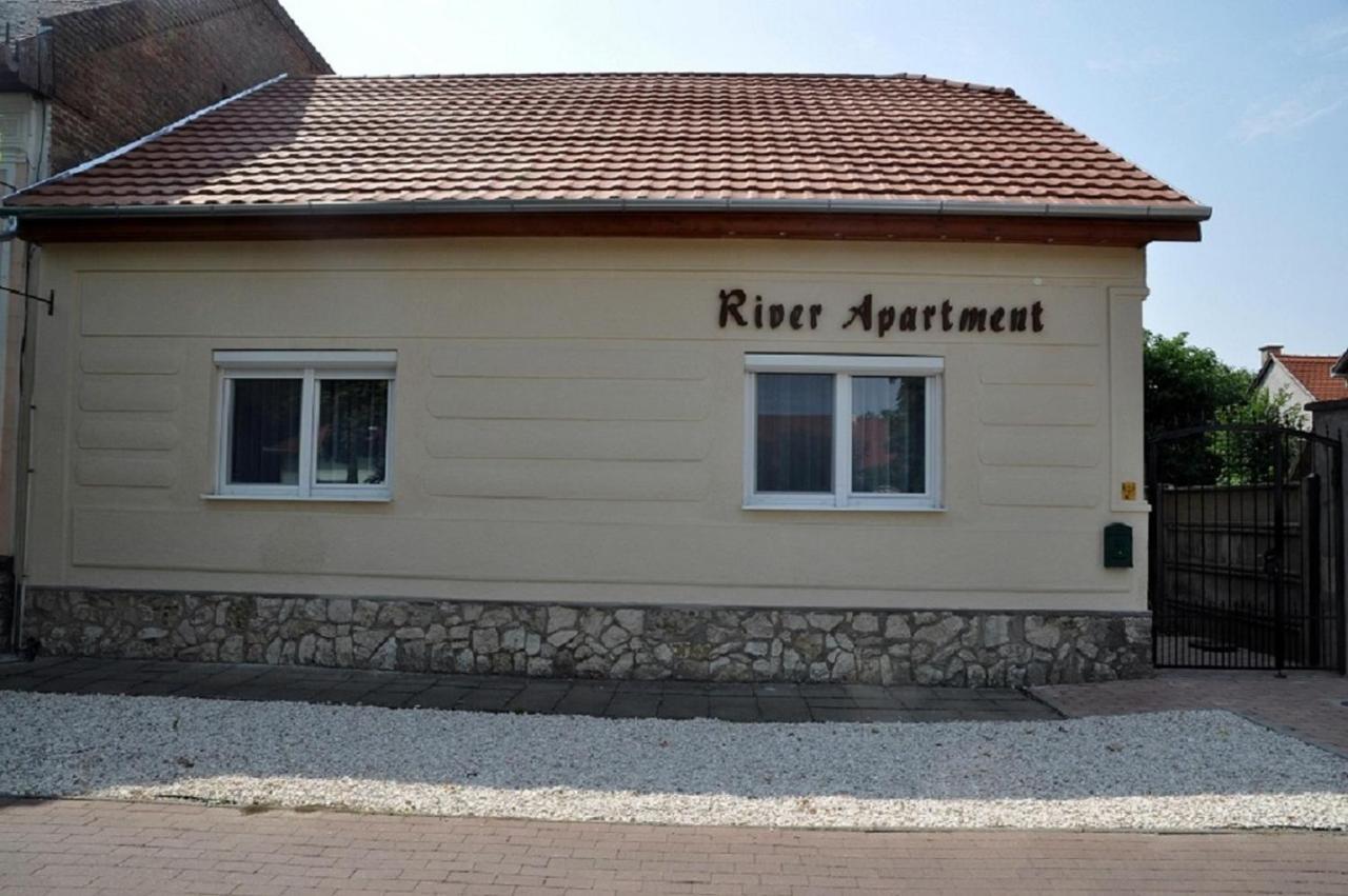 River Apartment Makó 外观 照片