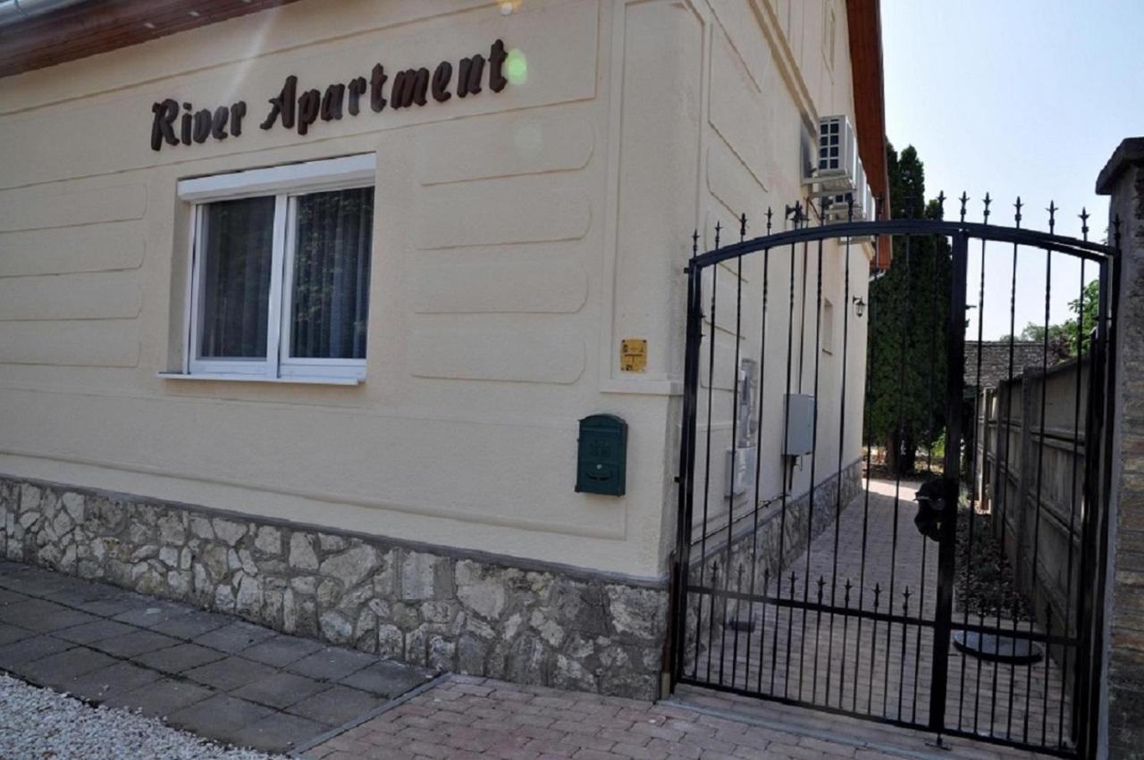 River Apartment Makó 外观 照片